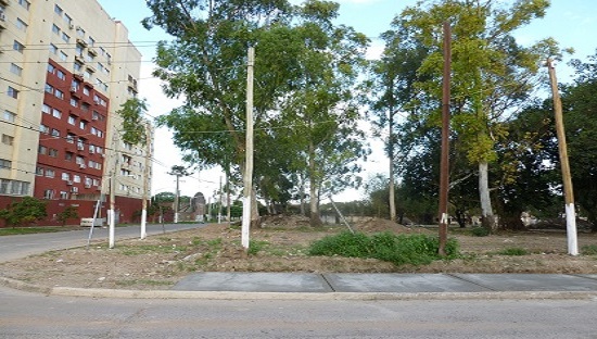 Trabajos de urbanizacion en la plaza de la ex-Villa Piolin