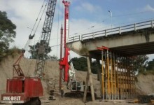 Continua la reparación del puente sobre el río Lules