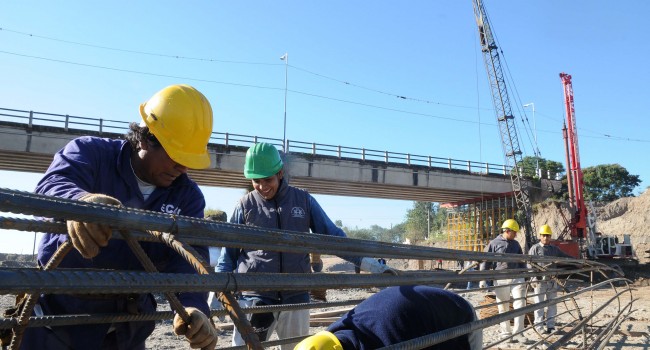 Avanzan las obras del puente sobre el río Lules