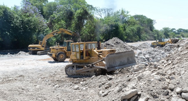 Obras de encauce y dragado en el Río Lules