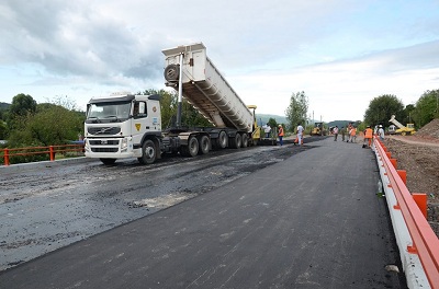 Vialidad | Trabajos sobre el puente que cruza el Rio San Javier l