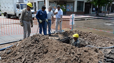 SAT | Avanza la renovación de la red de agua potable en Villa 9 de Julio