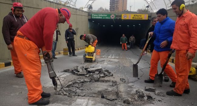 Obras Publicas | Reparan el asfalto del túnel de calle Córdoba