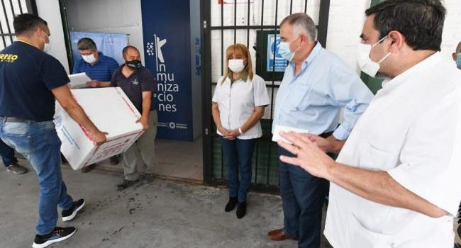 Llegaron 48.720 dosis de vacunas Moderna a Tucumán